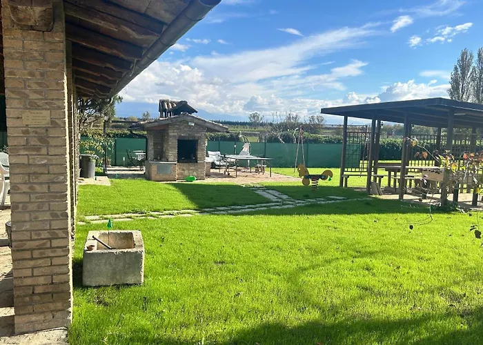 Con Piscina Villa Assisi